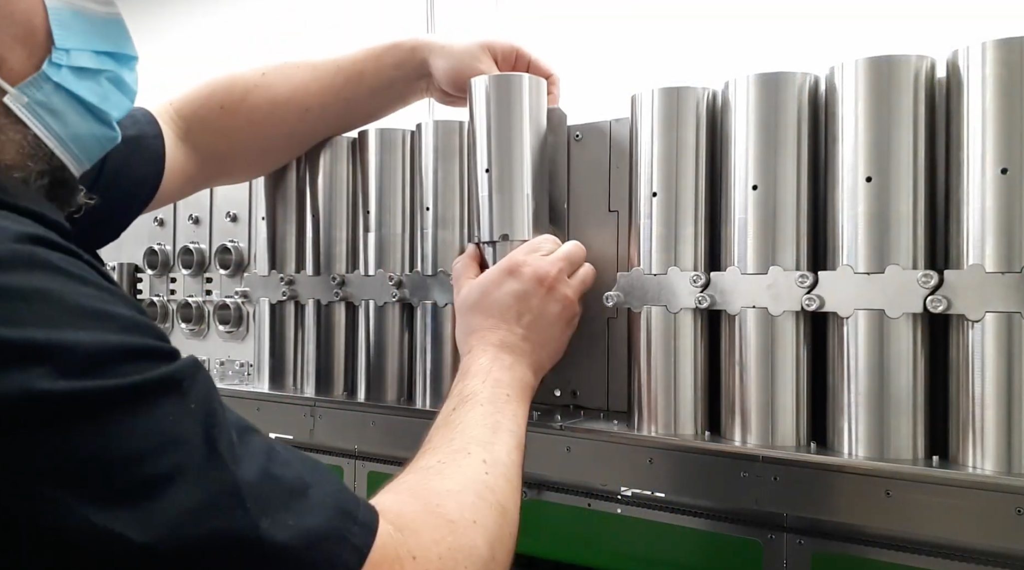 HMJ tech engineer building dispensing machine